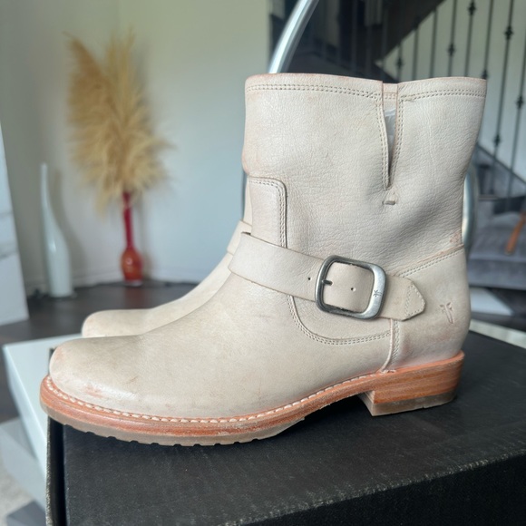 Frye Women Veronica Bootie - Picture 3 of 6